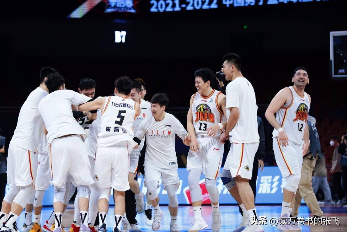 九游体育-今晨CBA常规赛传出新动向；切尔西官宣签约；管理层表态——气氛紧张；年轻球员得到机会的简单介绍