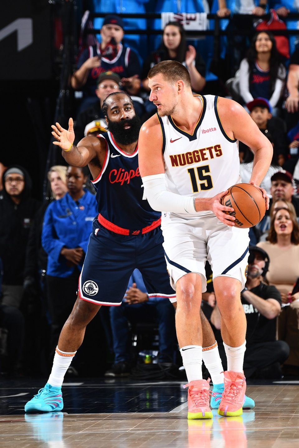 九游娱乐-哈登巅峰对决，穆雷与90激战切尔西分钟，精彩发挥胜负难料！的简单介绍