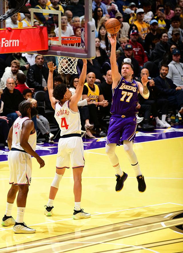 九游官方网站-东契奇在快船比赛中比分优势明显，出色防守引发热议！的简单介绍